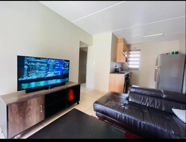 2 BEDROOM APARTMENT FOR SALE IN OLIFANTSVLEI